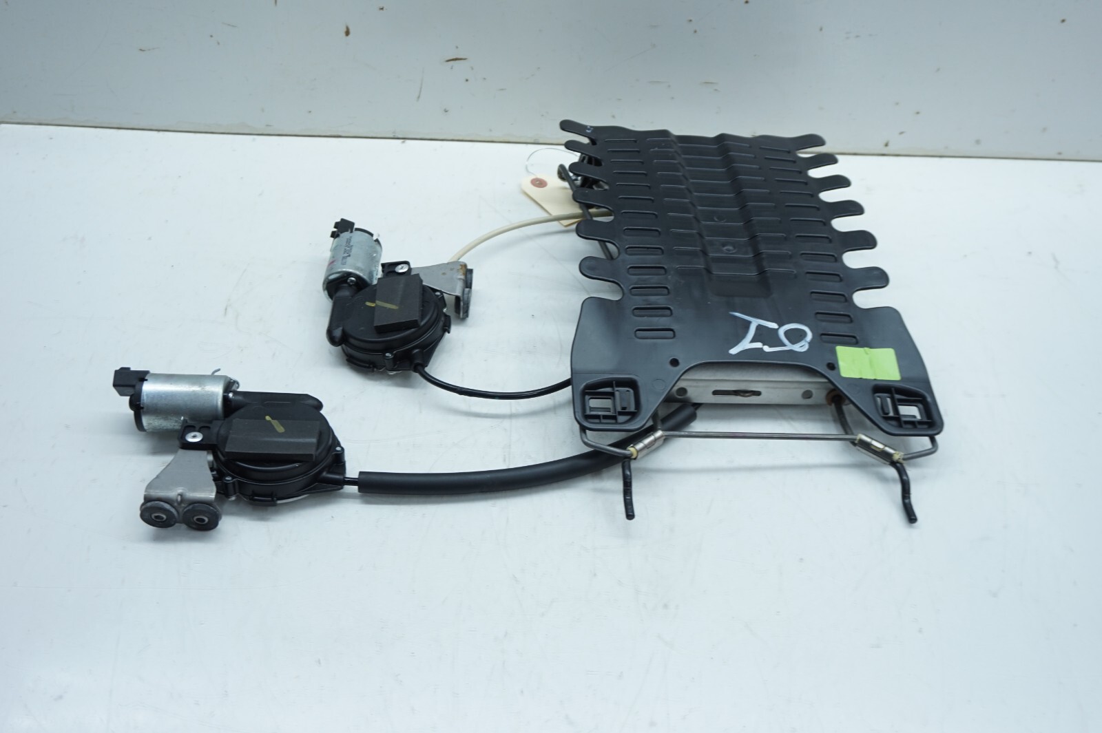2014-2019 Maserati Ghibli OEM Right Front Passenger Seat Lumbar Support W/Motors