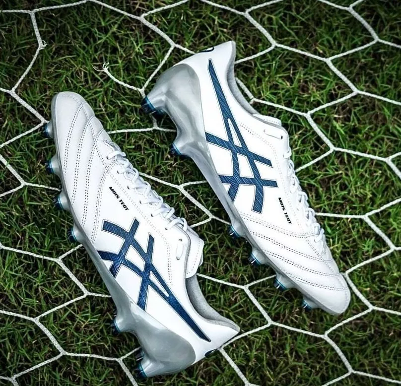 ASICS Soccer Football Shoes Spike DS LIGHT X-FLY 4 1101A006 121 White Blue  New