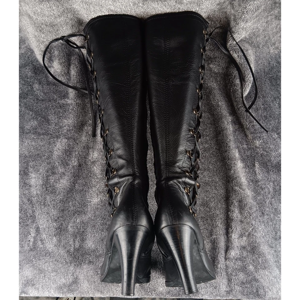 Marc Jacobs Black Leather Knee High Lace Up Side Zip Heeled Boots Size 10 - Image 4 of 4