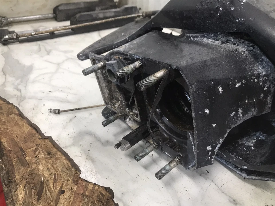 OMC Cobra Out Drive Outdrive Mount Cardán Carcasa Conjunto SIN SAL  Foto 4 de 4