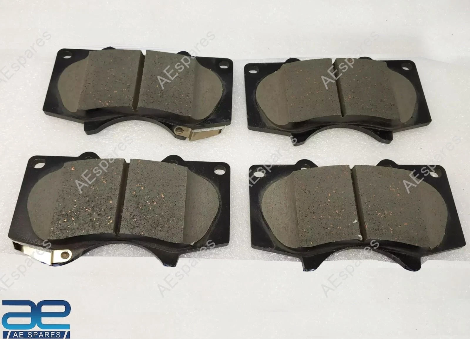 Front Disc Brake Pad Set For Toyota Fortuner 2009-2018 04465-YZZQ7 view 2
