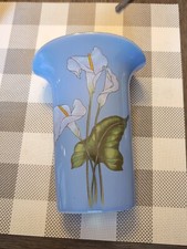 Calla Lily 7.5" tall with beautiful Lilies and perfect gold trim Vintage Taiwan