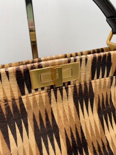 Fendi Peekaboo calfskin Top Handle Handbag RARE beaded Large pattern neutral - Picture 3 of 24
