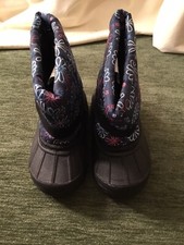 Girls Winter Boots Toddler  s Hook  Loop Closure Blue  Pink Daisy Print Size 5