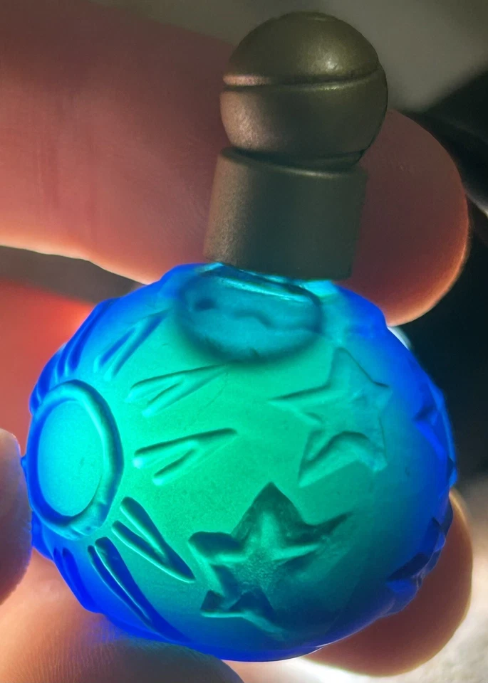 Antigo Sun Moon Stars Karl Lagerfeld Perfume Puro 0,12 fl oz 3,7 ml Mini Completo - Imagem 4 de 4