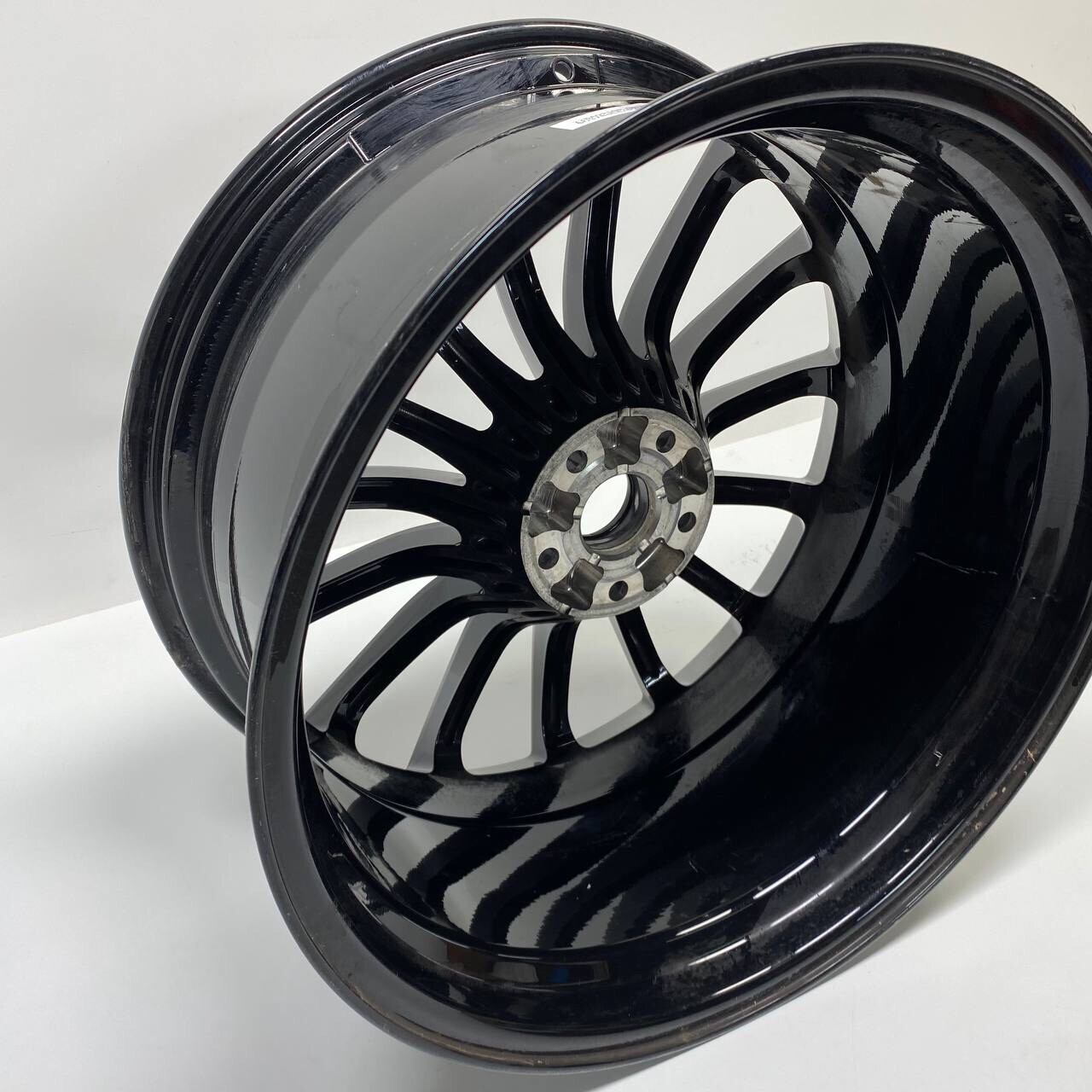 2020-2022 MCLAREN GT P22 REAR WHEEL RIM ORIGINAL FACTORY R21 10.5J 22BA091GP-GBW