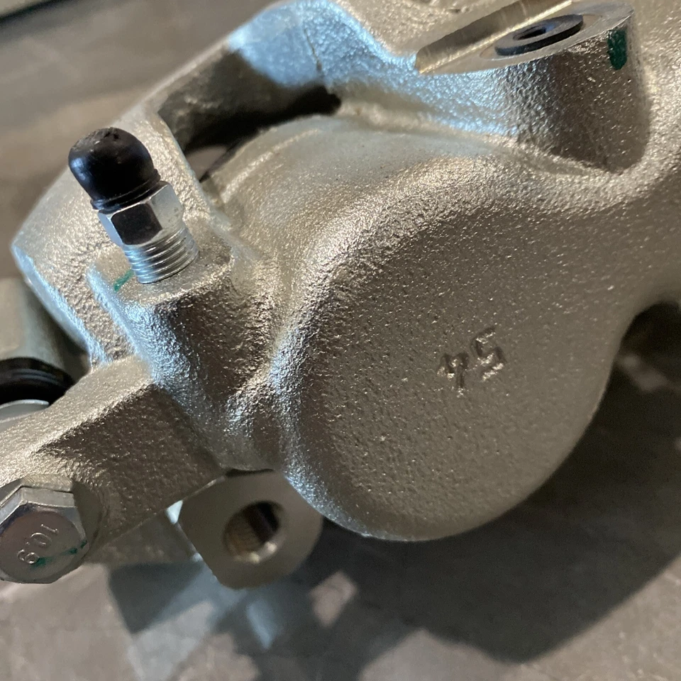 Pinza de freno delantera DRIVESTAR 18B5054 Chrysler, Dodge, Ram Foto 2 de 4