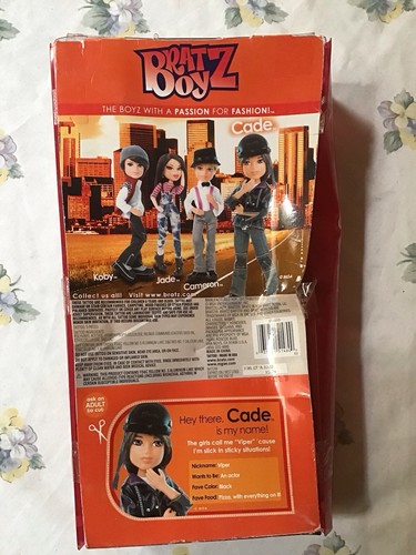 Neu in beschädigter Verpackung - Bratz Boyz Cade - The Cool Boys! - Tattoos 4 You - Bild 3 von 6