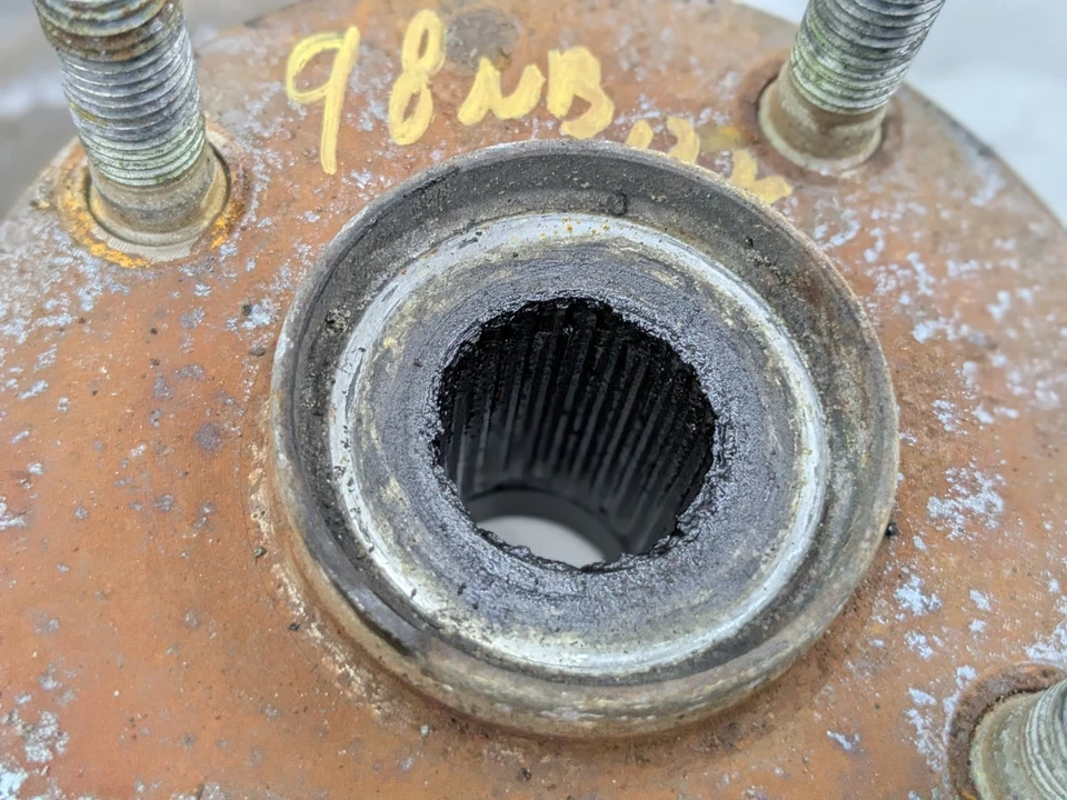 99-03 Mazda Miata eixo traseiro junta passageiro lateral sem ABS NC10-26-130 98NB12K - Imagem 3 de 4