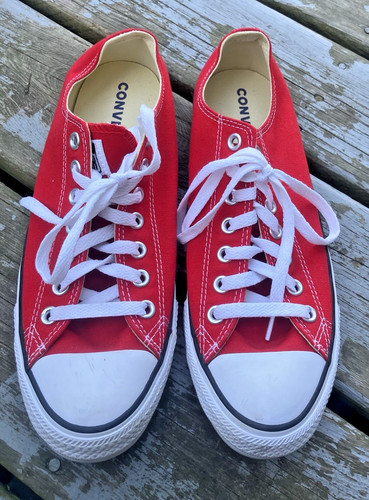 Converse All Star Low Top, women’s 11 VGUC, free ground advantage shipping