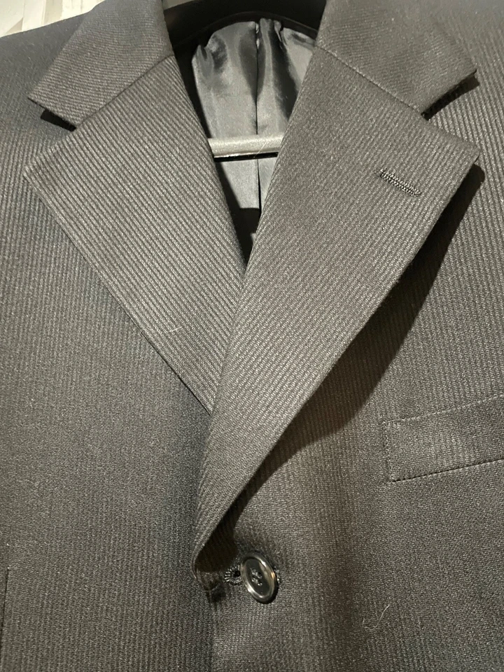 Terno social Jones New York masculino preto tamanho 42L seda pele de tubarão - Imagem 4 de 4