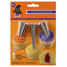 New  Wilton 10 piece Set cupcake Decorating Set Includes 7 Decorating Bags
