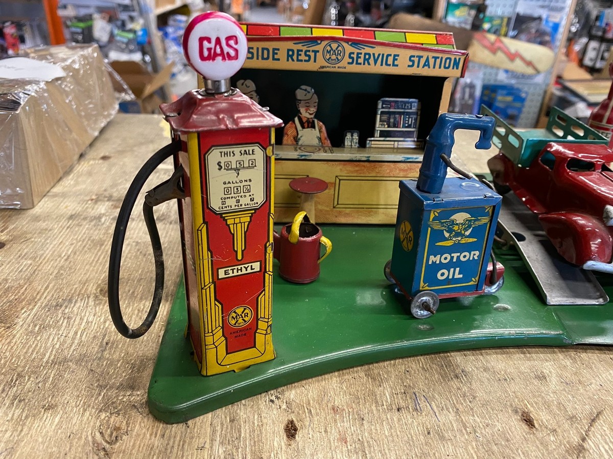 Vtg Marx Roadside Rest Gas Oil Service Station litho Tin Toy Train