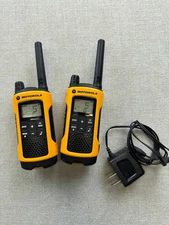 Motorola TLKR T80 Extreme Walkie Talkies Set of 2 with Charger Grade B