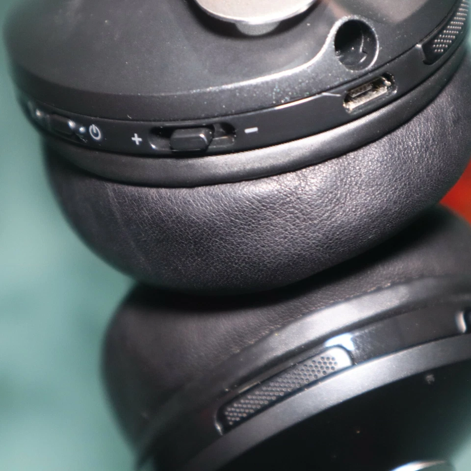 Auriculares inalámbricos Sennheiser HD1 con cancelación activa de ruido en negro Foto 4 de 4