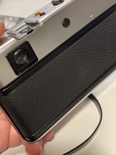 Vintage Yashica MG-1 Film Camera & 330-20 flash, Not film tested. W/ Case + Film - Picture 13 of 24