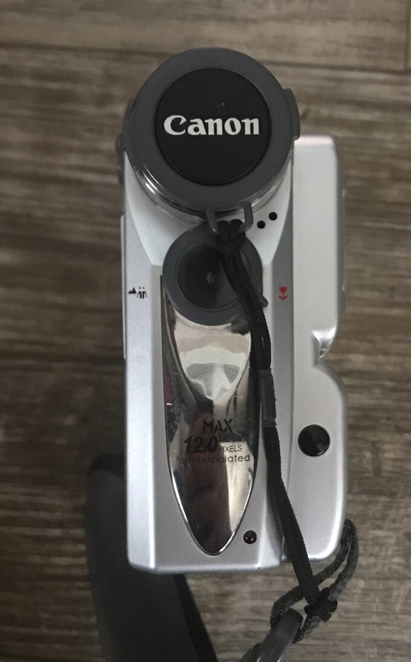 Bootleg Fake Canon MITSUBA DIGITAL CAMCORDER DV304 READ - Image 3 of 4