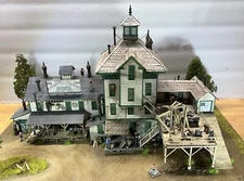 BUILT - Fine Scale Miniatures “G Wilikers” Craftsman HO Structure