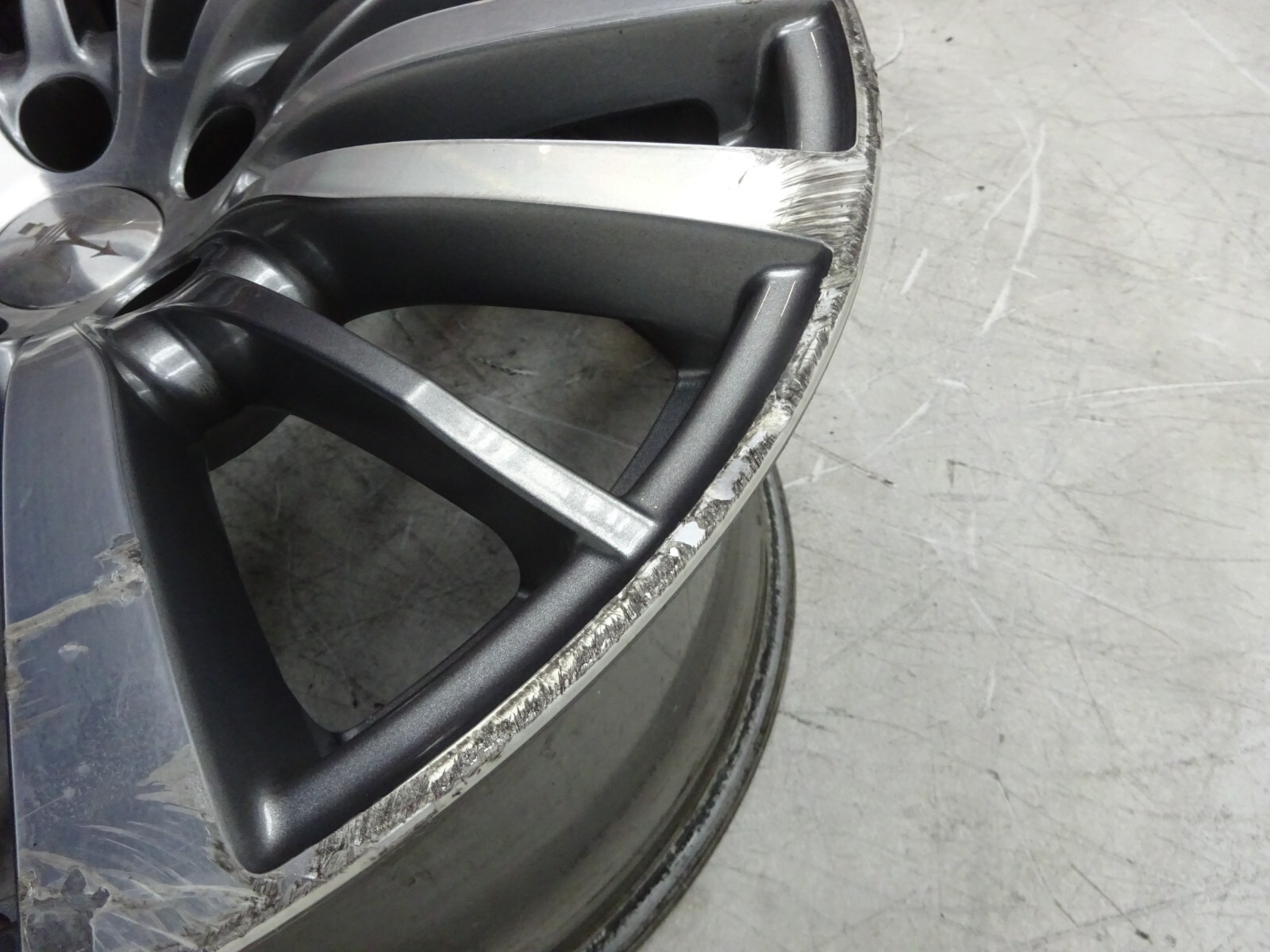 2014-2024 Maserati Ghibli Rear Alloy Wheel Rim 10x19 670016856 OEM DE240280