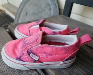 girls hot pink vans