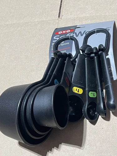  OXO Good Grip Plastic Measuring Cups and Spoons Set, 8 Pieces 