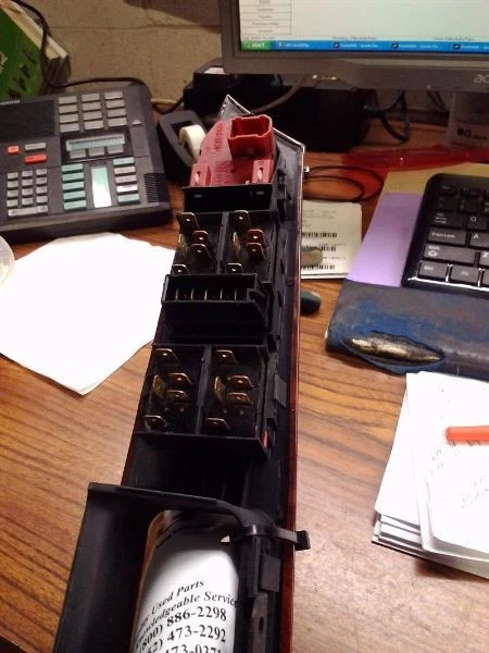 Interruptor de puerta eléctrico Audi A8 1999 Foto 2 de 4