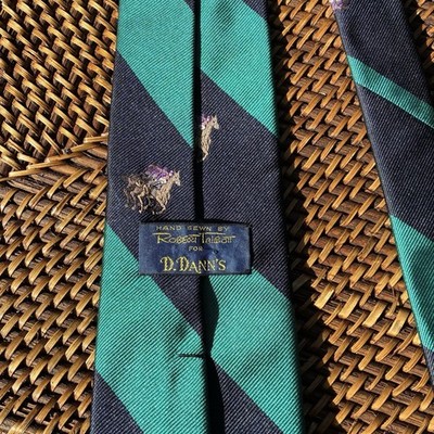 Robert Talbott For D Dann s 100% Silk Necktie Hand Sewn 3  Striped Repp