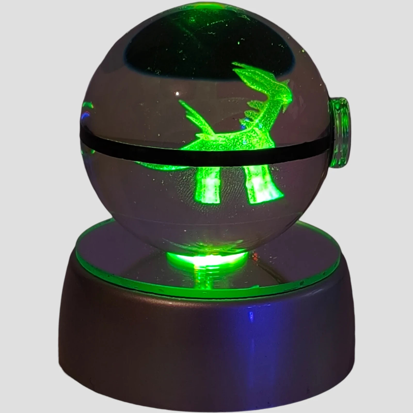 Veilleuse Pokéball Dialga Pokémon pour éclairer la table de nuit d'une chambre d'enfant