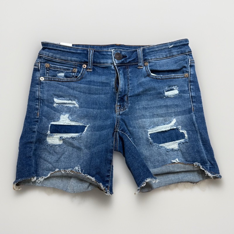 AE American Eagle Midi Distressed women's jean Shorts size 6 Blue Medium Wash