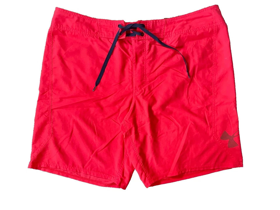 Kurze Hose / Shorts - UNDER ARMOUR - heat gear - Gr. W 42 - 52 (106 cm) - rot - Bild 1 von 4