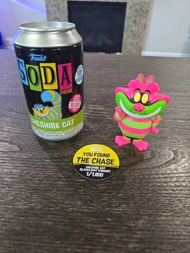 Funko Vinyl Soda: Disney Alice in Wonderland- BL Cheshire Cat Chase (LE 1/1,600)
