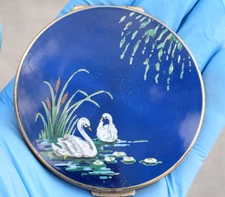 Vintage Stratton England Swan Enamel Design Powder Compact w/ Mirror Blue