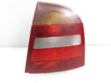 Rechte Rückleuchte Skoda Octavia I (1U2) 1U6945112 1U6945096 / CZ 02057