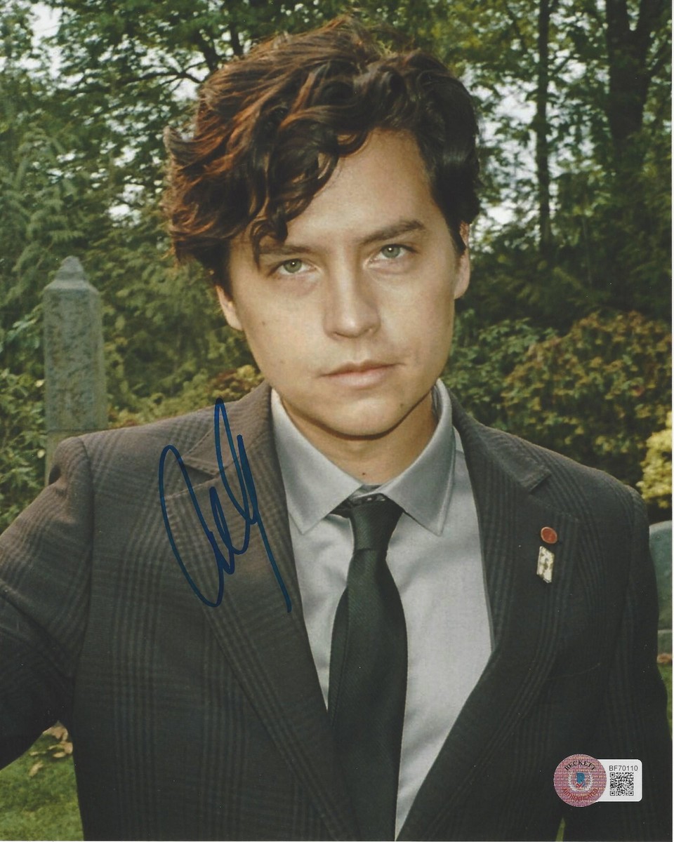 COLE SPROUSE SIGNED 'RIVERDALE' JUGHEAD 8x10 PHOTO CW ACTOR D