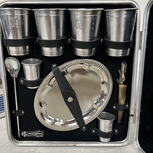 Vintage Executain 101 Travel Bar Hard Case Holds 3 Bottles All Pieces Included - 第 2/8 張圖片