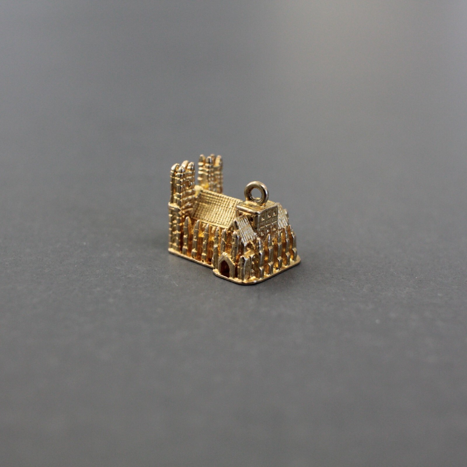 9k Solid Yellow Gold Small Westminster Abbey Char… - image 5