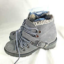 Sporto Womens 7W Brand New w/ faux fur lined Very nice 21.99 or best offer