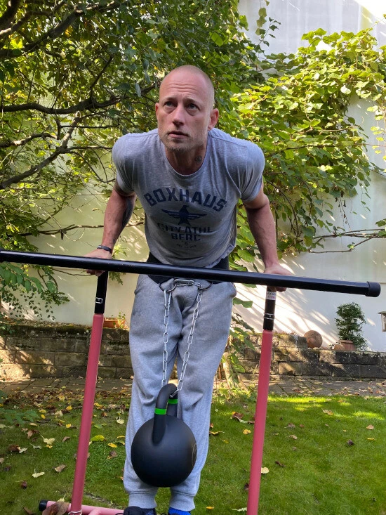 Slavikosway Kettlebell 16kg Haltère à Boules Fonte Robuste Surface - Photo 3/4