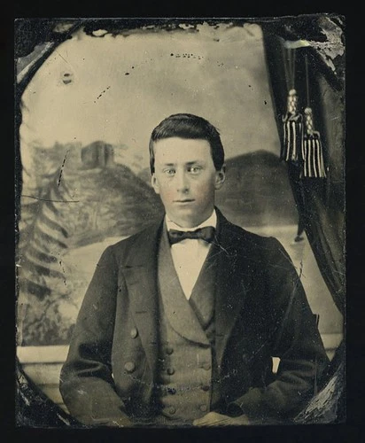 Full Case Thermoplastic Union Case Ninth Plate Ambrotype Handsome Man Tassles