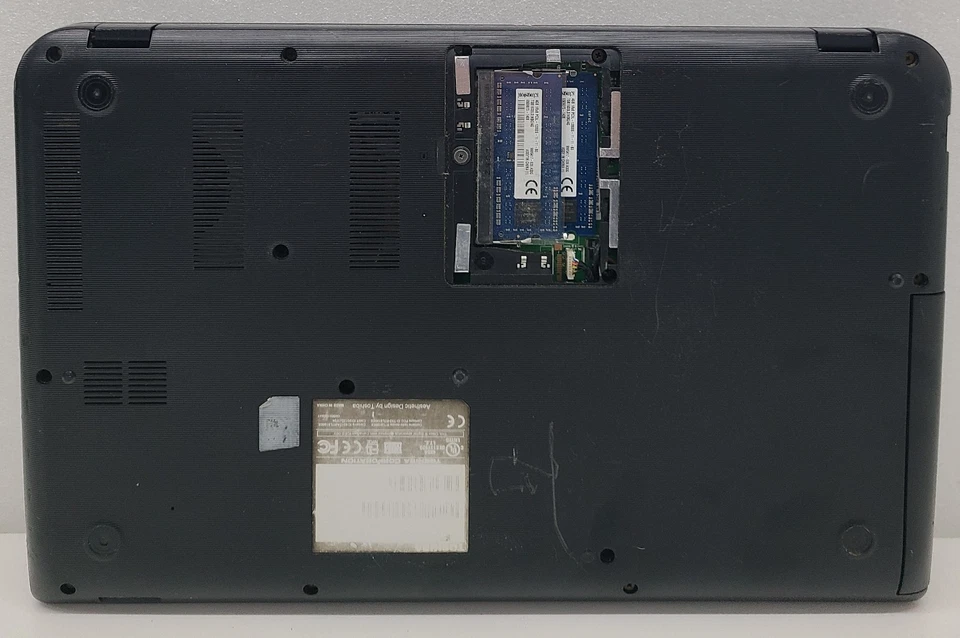 东芝 Satellite 便携式电脑 英特尔 i7-4700MQ 8GB Ram 1TB 硬盘 无操作系统 (FL) — 第 4/4 张图片