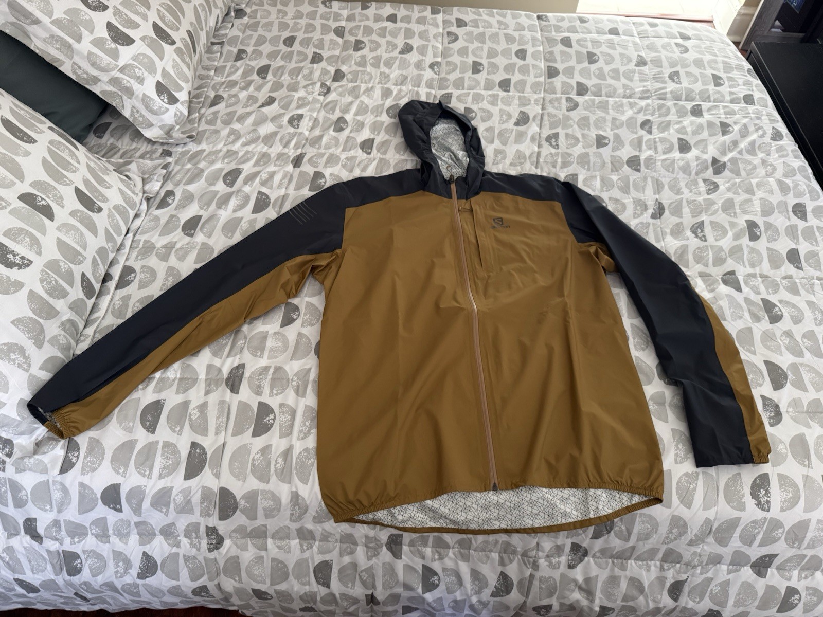 Giacca da corsa leggera uomo Salomon con cappuccio taglia XL! Nuovo senza etichette.
