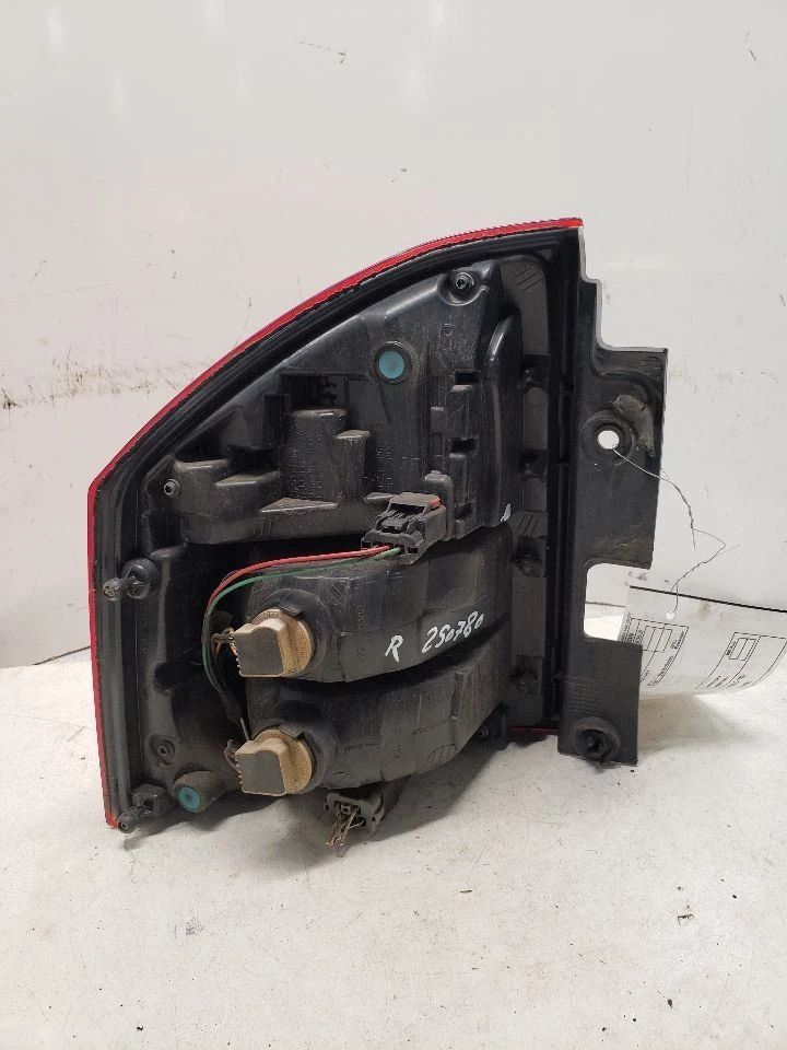 Passenger Tail Light Wagon Outback Fits 10-14 LEGACY 1435801 - Image 2 of 4