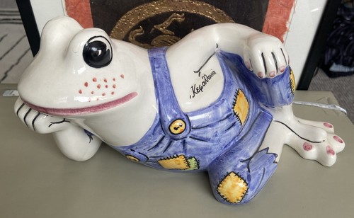 Großer Deko Frosch Ornament in Latzhose liegend entspannend 🐸 Frosch Sammler