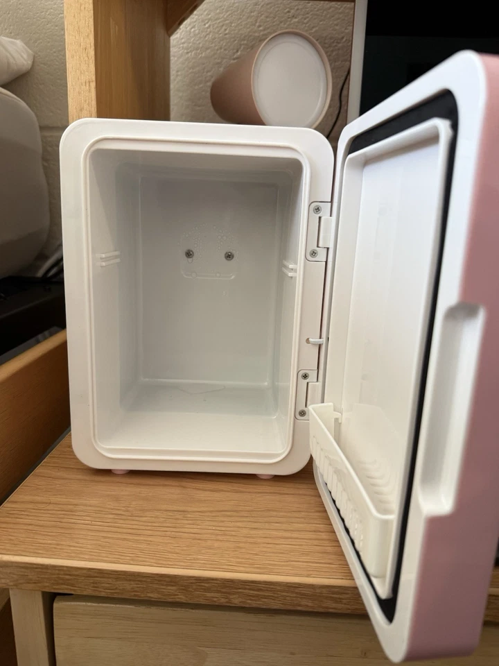 Nevera miniatura azul hielo - Refrigerador miniatura para latas o cuidado de la piel - Rosa Foto 2 de 4