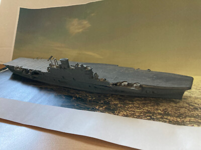Britischer Flugzeugträger HMS Hermes 1:700 gebaut