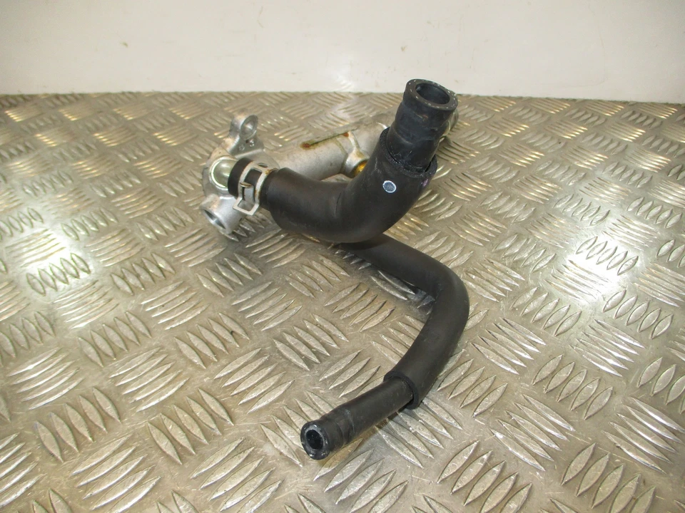 Mitsubishi L200 2016 2,4 DI-D 4x4 4N15. Tubo refrigerante de agua 48K Foto 4 de 4