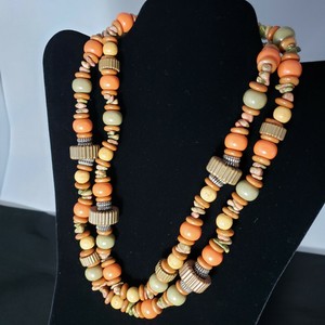 vintage chunky bead necklace