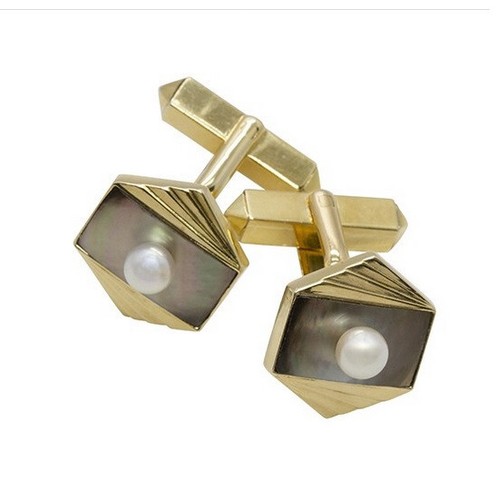 Mikimoto 14K Yellow Gold With Cultured Pearls And Mother-of-Pearl - Estate Find