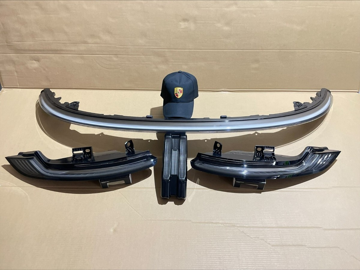 NEW PORSCHE 911 Tail Light Set white strip center right left