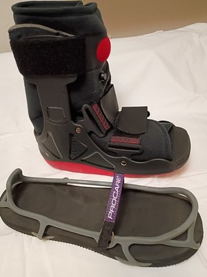 ProCare XCELTRAX Air Medium Adjustable Orthopedic Walking Boot Black w/booster